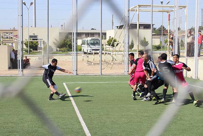 В Баку прошел турнир по мини-футболу среди сотрудников МЧС (ФОТО)