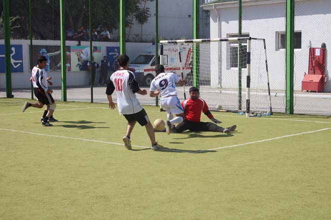 В Баку прошел турнир по мини-футболу среди сотрудников МЧС (ФОТО)