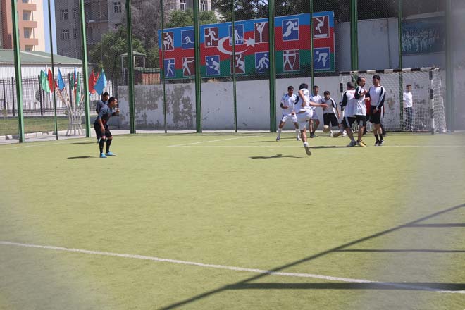 В Баку прошел турнир по мини-футболу среди сотрудников МЧС (ФОТО)