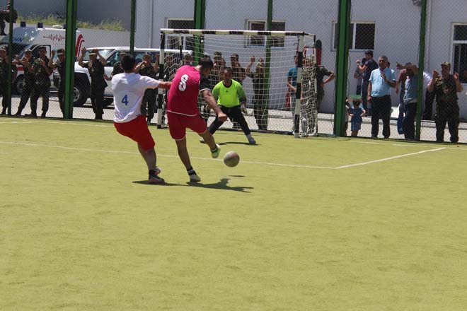 В Баку прошел турнир по мини-футболу среди сотрудников МЧС (ФОТО)