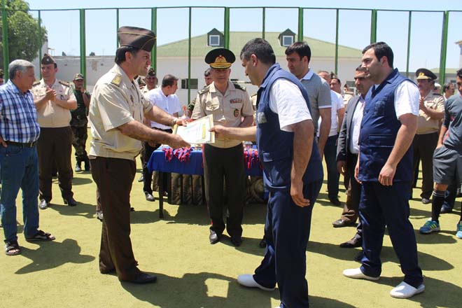 В Баку прошел турнир по мини-футболу среди сотрудников МЧС (ФОТО)