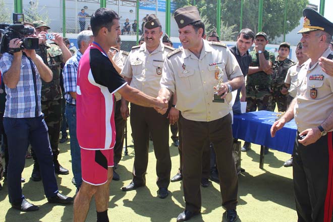 В Баку прошел турнир по мини-футболу среди сотрудников МЧС (ФОТО)