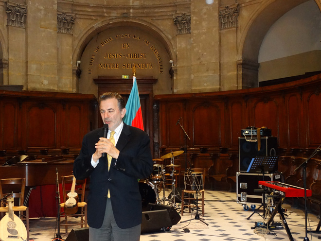 Эстрадно-фольклорный ансамбль "Джанги" принял участие на фестивале в Париже (ФОТО)