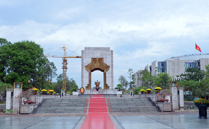 Президент Азербайджана посетил Мемориал павшим героям во Вьетнаме (ФОТО)