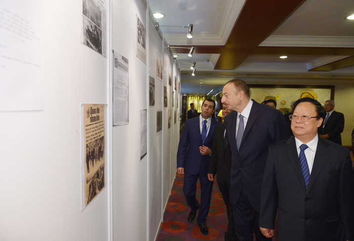 Президент Ильхам Алиев встретился с вьетнамскими выпускниками вузов Азербайджана (ФОТО) (версия 2)