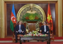 Ильхам Алиев встретился с председателем Национального собрания Вьетнама