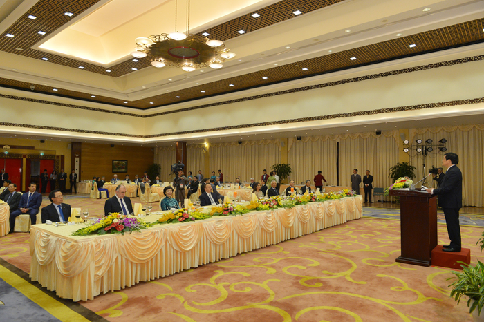 Президент Ильхам Алиев: в Азербайджане есть очень большие симпатии к вьетнамскому народу (ФОТО)