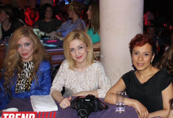 Композиция Тунзали Агаевой и Мелек Халил представлена на iTunes