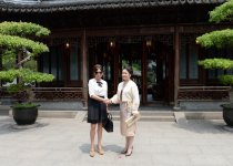 Первая леди Азербайджана Мехрибан Алиева ознакомилась с парком «Юй Юань» в Шанхае (ФОТО)