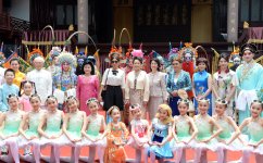 Первая леди Азербайджана Мехрибан Алиева ознакомилась с парком «Юй Юань» в Шанхае (ФОТО)