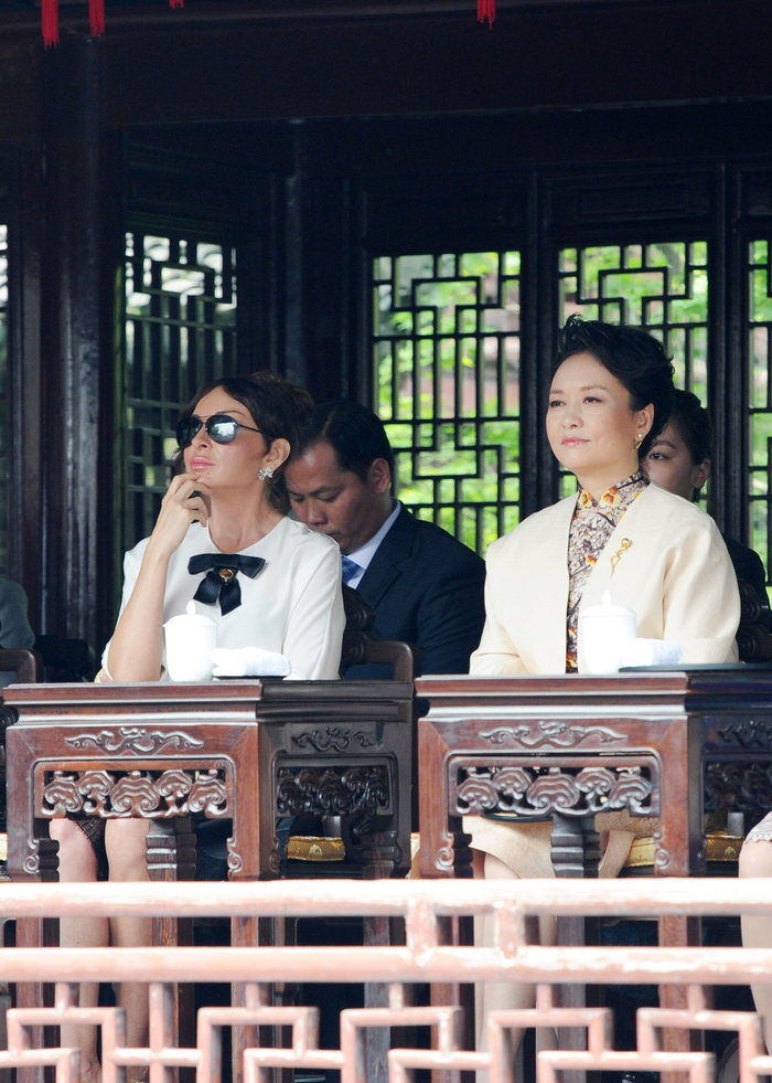 Первая леди Азербайджана Мехрибан Алиева ознакомилась с парком «Юй Юань» в Шанхае (ФОТО)