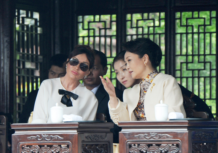 Первая леди Азербайджана Мехрибан Алиева ознакомилась с парком «Юй Юань» в Шанхае (ФОТО)