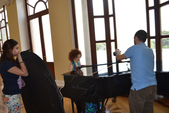 Турецкая оперная певица сняла в Баку проект на композицию Рашида Бейбутова “Sevgilim” (ФОТО)