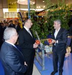 Президент Ильхам Алиев ознакомился с международными выставками пищевой промышленности и сельского хозяйства (ФОТО)