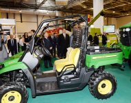 Президент Ильхам Алиев ознакомился с международными выставками пищевой промышленности и сельского хозяйства (ФОТО)