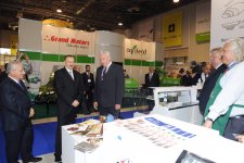 Президент Ильхам Алиев ознакомился с международными выставками пищевой промышленности и сельского хозяйства (ФОТО)