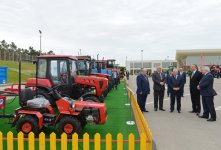 Президент Ильхам Алиев ознакомился с международными выставками пищевой промышленности и сельского хозяйства (ФОТО)