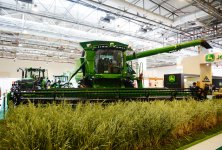 Президент Ильхам Алиев ознакомился с международными выставками пищевой промышленности и сельского хозяйства (ФОТО)