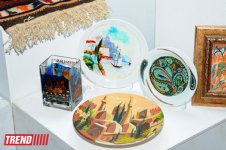 В Баку состоялось открытие выставки "Цветные размышления" (ФОТО)