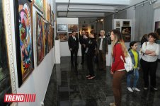 В Баку состоялось открытие выставки "Цветные размышления" (ФОТО)