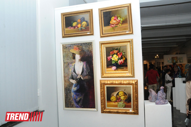 В Баку состоялось открытие выставки "Цветные размышления" (ФОТО)