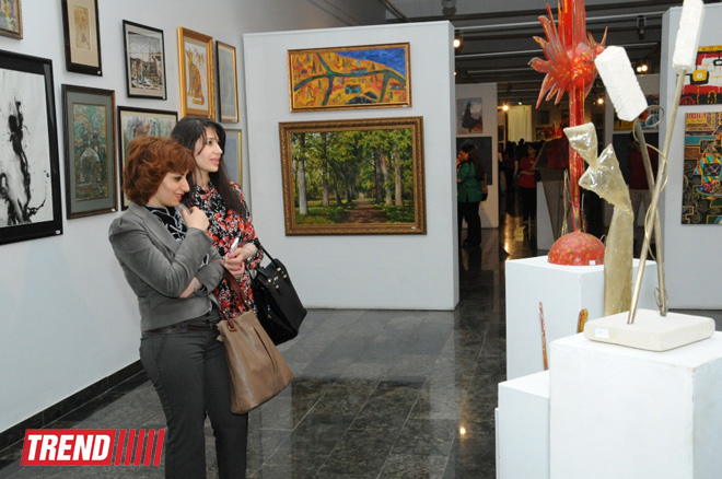 В Баку состоялось открытие выставки "Цветные размышления" (ФОТО)
