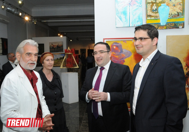 В Баку состоялось открытие выставки "Цветные размышления" (ФОТО)