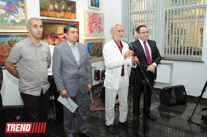 В Баку состоялось открытие выставки "Цветные размышления" (ФОТО)