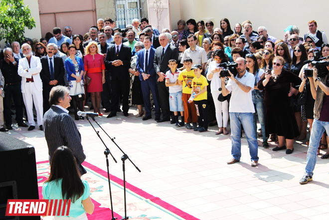 В Амирджаны состоялось открытие реконструированного Дома-музея Саттара Бахлулзаде (ФОТО)
