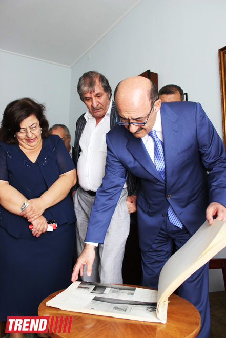 В Амирджаны состоялось открытие реконструированного Дома-музея Саттара Бахлулзаде (ФОТО)