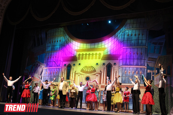 Афаг Баширгызы впервые после тяжелой болезни блистательно сыграла в премьере "Банкир-жених" (ФОТО)