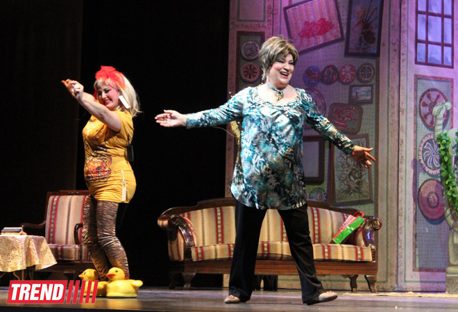 Афаг Баширгызы впервые после тяжелой болезни блистательно сыграла в премьере "Банкир-жених" (ФОТО)