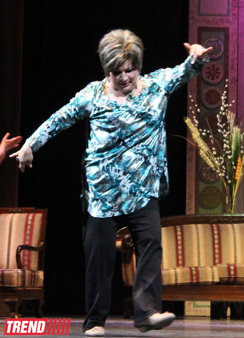 Афаг Баширгызы впервые после тяжелой болезни блистательно сыграла в премьере "Банкир-жених" (ФОТО)