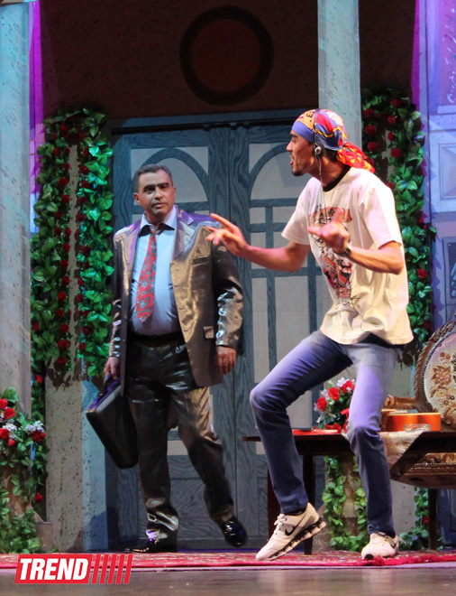 Афаг Баширгызы впервые после тяжелой болезни блистательно сыграла в премьере "Банкир-жених" (ФОТО)