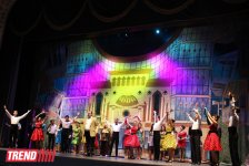 Афаг Баширгызы впервые после тяжелой болезни блистательно сыграла в премьере "Банкир-жених" (ФОТО)