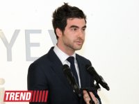 Лейла Алиева ознакомилась с выставкой выдающегося фотографа XX века Анри Картье-Брессона  в Центре Гейдара Алиева (ФОТО)