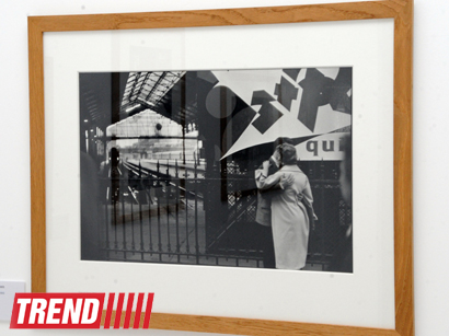 Лейла Алиева ознакомилась с выставкой выдающегося фотографа XX века Анри Картье-Брессона  в Центре Гейдара Алиева (ФОТО)