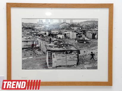 Лейла Алиева ознакомилась с выставкой выдающегося фотографа XX века Анри Картье-Брессона  в Центре Гейдара Алиева (ФОТО)