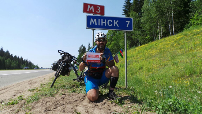 Известный азербайджанский велопутешественник Рамиль Зиядов достиг Минска (ФОТО)