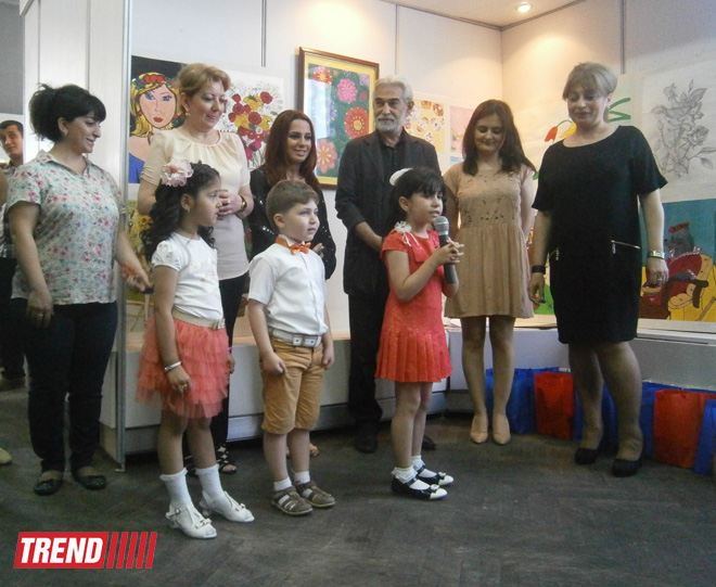 В Баку открылась выставка детского творчества "Müstəqil Vətənin işıqları" (ФОТО)