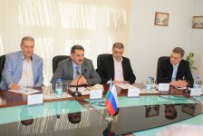 Сохранение духовности России и Азербайджана - круглый стол в Баку (ФОТО)