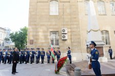 Президент Ильхам Алиев посетил монумент, воздвигнутый в честь Азербайджанской Демократической Республики  (ФОТО)