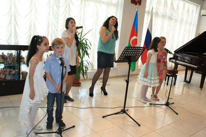 В Баку прошел детский праздник, посвященный Дню славянской письменности и культуры (ФОТО)