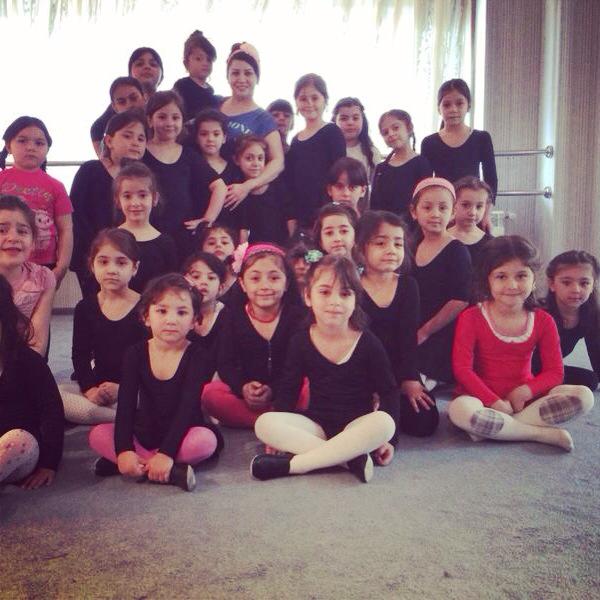 В концертной программе Фатимы Фаталиевой примут участие 240 юных танцовщиц (ФОТО)