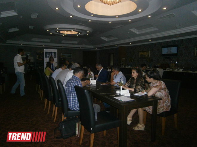 Фонд Мирзы Алекпера Сабира провел встречу с представителями СМИ (ФОТО)