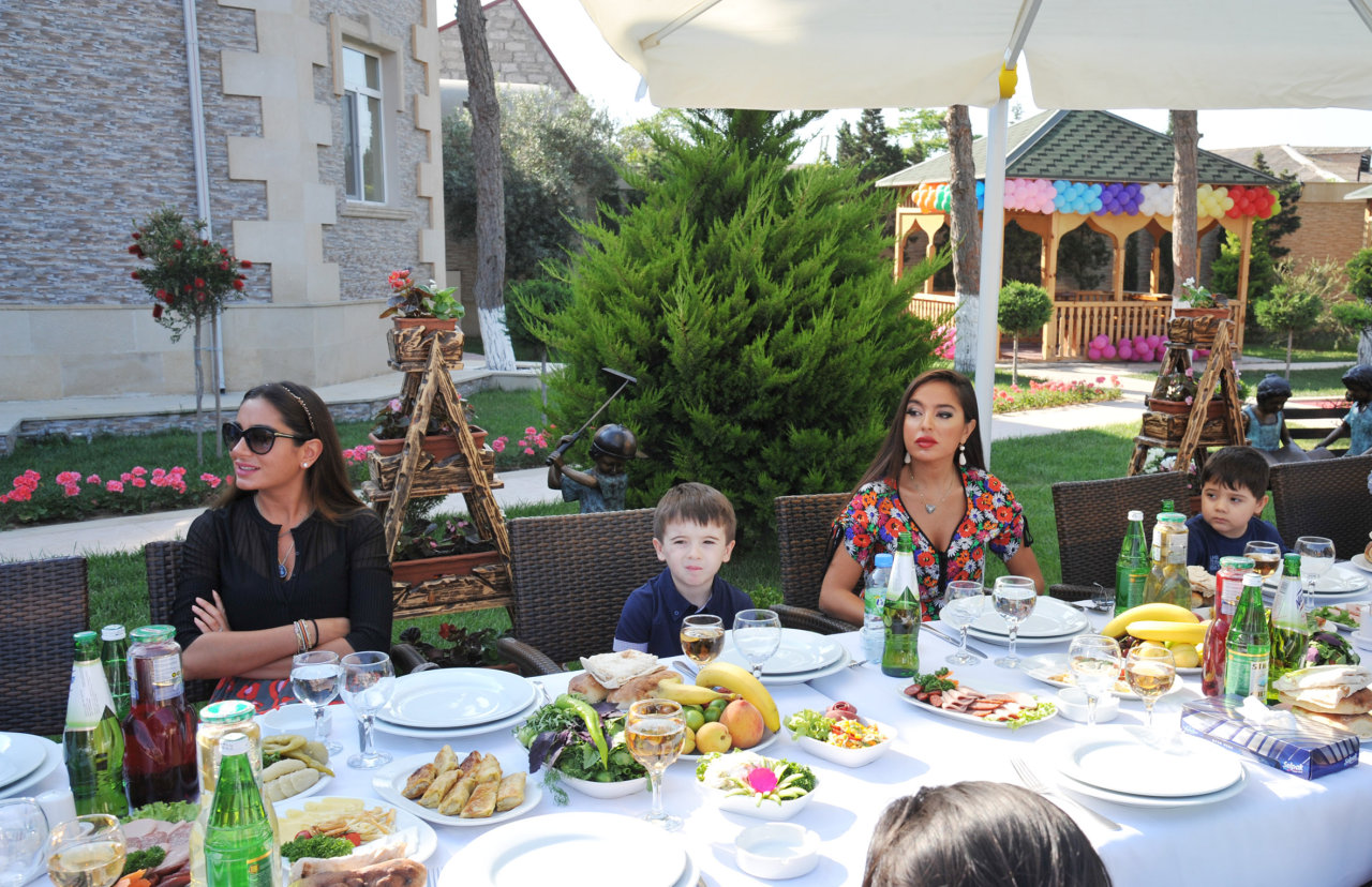 Вице-президент Фонда Гейдара Алиева Лейла Алиева приняла участие в мероприятии, посвященном Международному дню защиты детей (ФОТО)