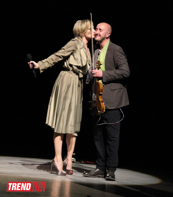 Баку увидел новую Патрисию Каас – озорную и взрывную: потрясающий концерт "Kaas Chante Piaf" (ФОТО)