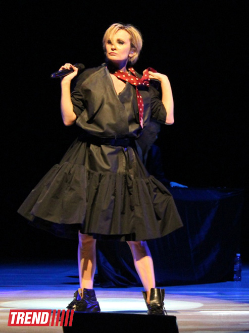 Баку увидел новую Патрисию Каас – озорную и взрывную: потрясающий концерт "Kaas Chante Piaf" (ФОТО)