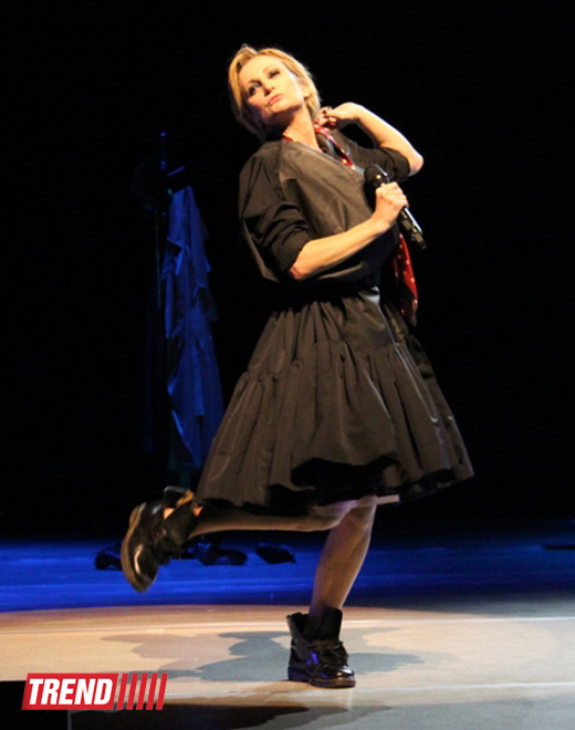 Баку увидел новую Патрисию Каас – озорную и взрывную: потрясающий концерт "Kaas Chante Piaf" (ФОТО)