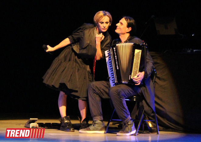 Баку увидел новую Патрисию Каас – озорную и взрывную: потрясающий концерт "Kaas Chante Piaf" (ФОТО)